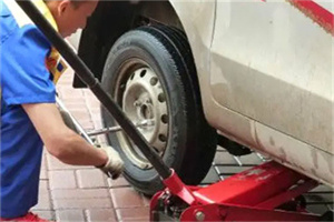 德钦附近拖车24小时服务热线电话
